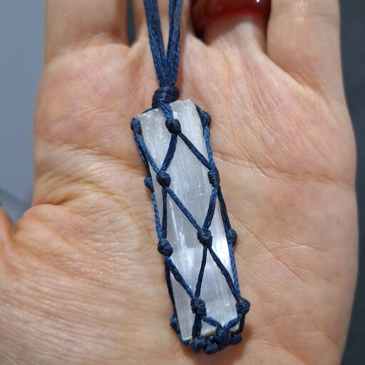 گردنبندسنگ سلنایت مکرومه بافی شده