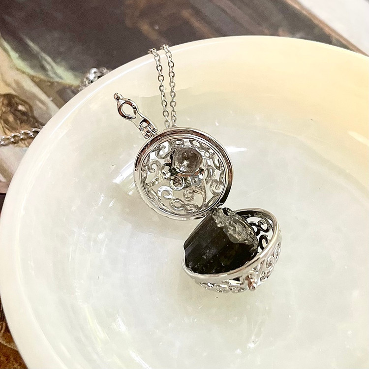 قیمت وسفارش گردنبندتورمالین سیاه