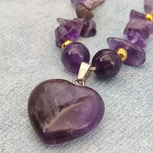 خریدمدال گردنی سنگ اصل امیتیست