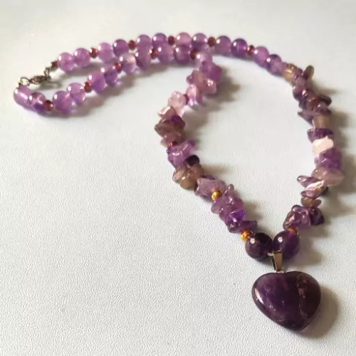 مشخصات وخرید گردنبندسنگ امیتیست