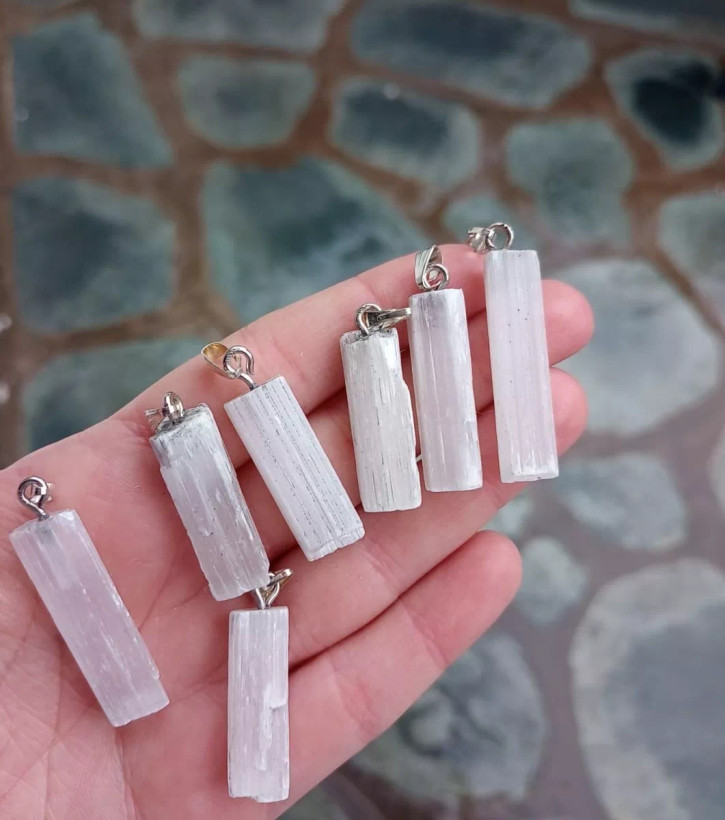 پلاک گردنی سنگ سلنیت