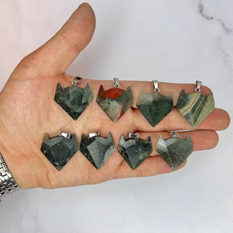 مشخصات وخریدپلاک گردنی سنگ خون اصل