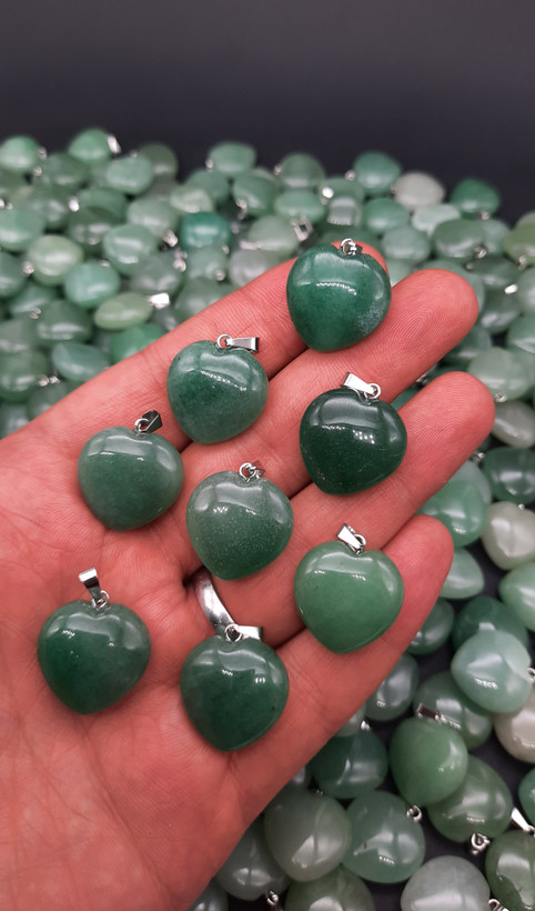 گردنبندسنگ آونتورین سبزاصل ومعدنی درجه۱ تراش قلب