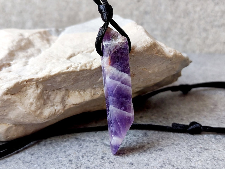 گردنبندمردانه باسنگ امتیست