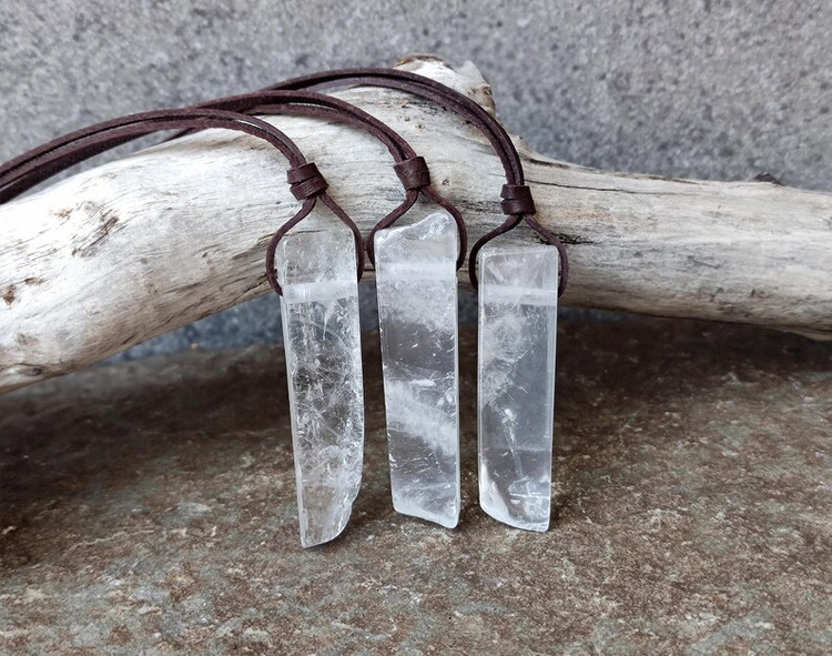 پلاک گردنی سنگ کریستال کوارتز