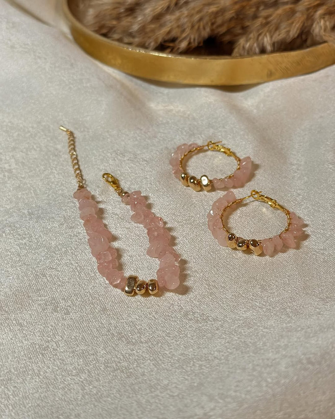 مشخصات قیمت وخریدست دستبندوگوشواره سنگ رزکوارتز