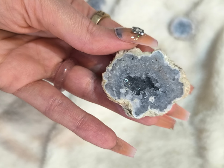 سنگ سلستین آبی