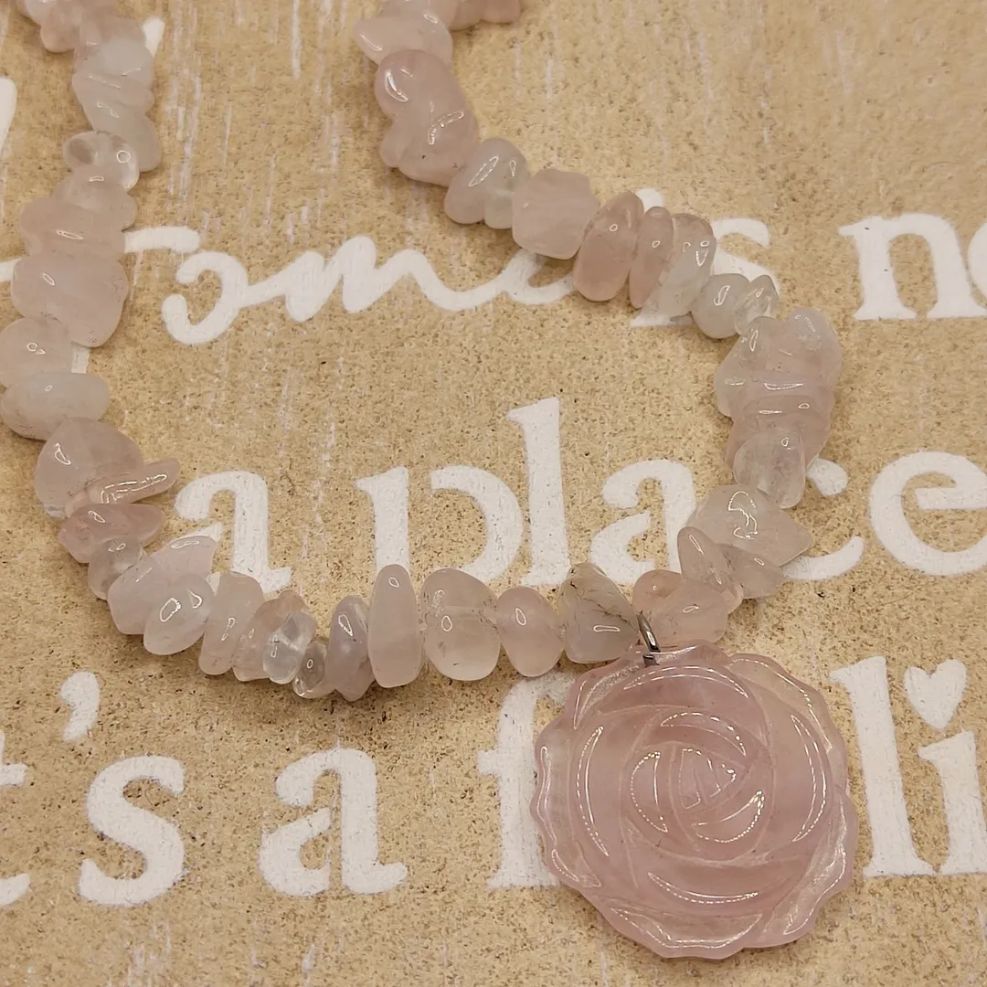 پلاک گردنی سنگ رزکوارتزسنگ عشق