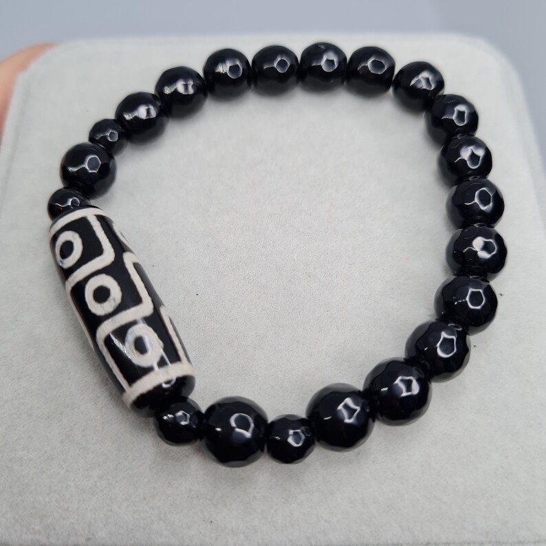 مشخصات قیمت وخرید دستبندسنگ تبتی لول گبری