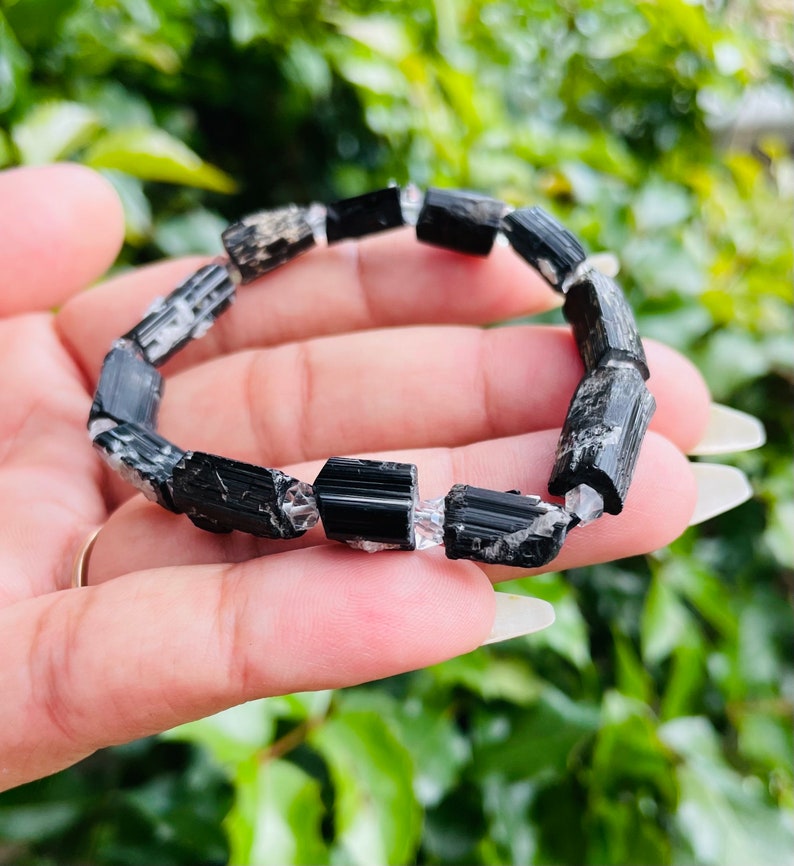 خرید سنگ تورمالین سیاه اصل ومعدنی