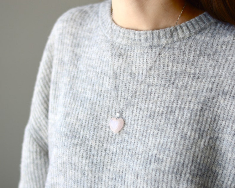 گردنبندسنگ رزکوارتز سنگ عشق