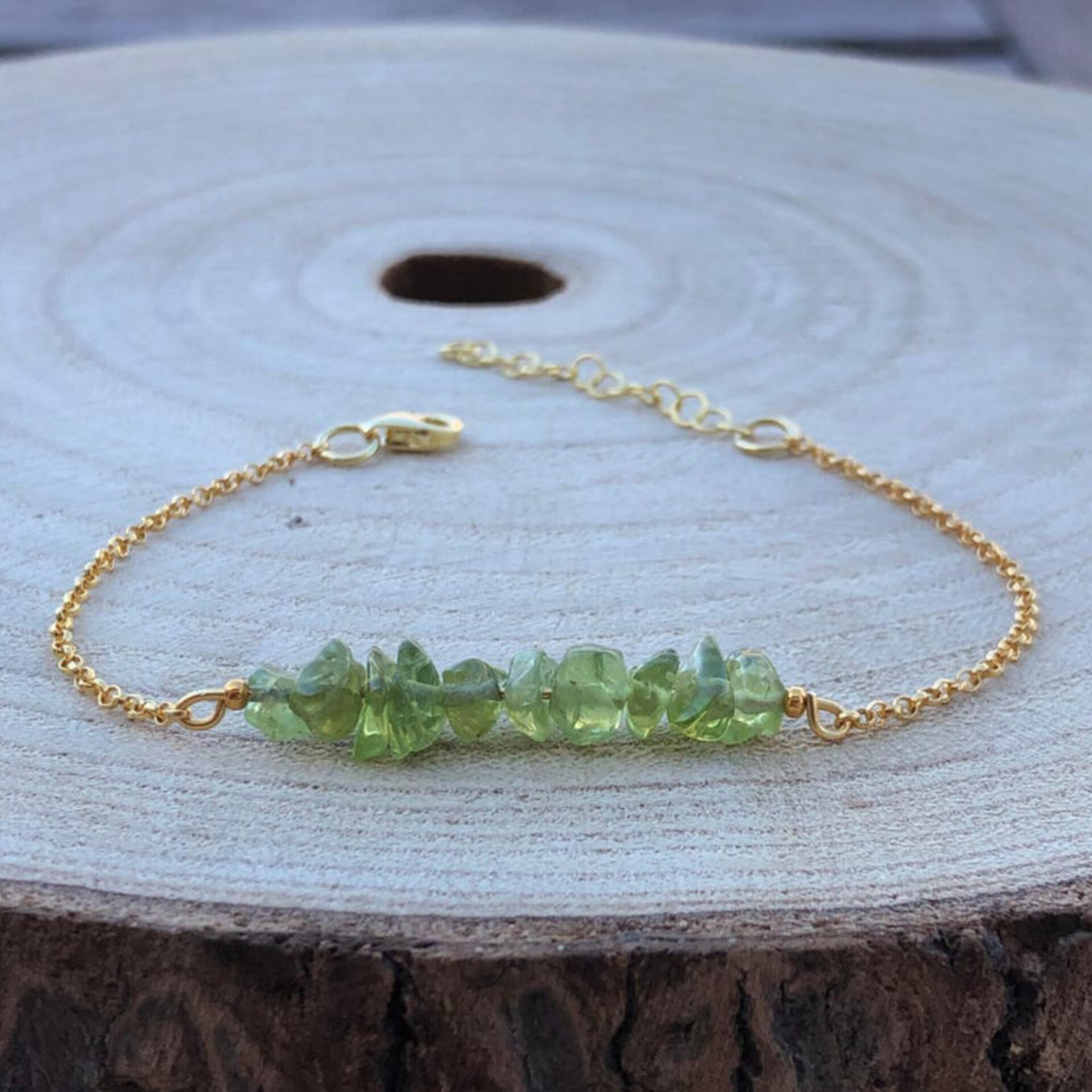 مشخصات قیمت وخریددستبندزنانه سنگ زبرجد