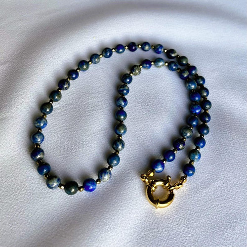 مشخصات قیمت وخریدگردنبندسنگ لاجورداصل