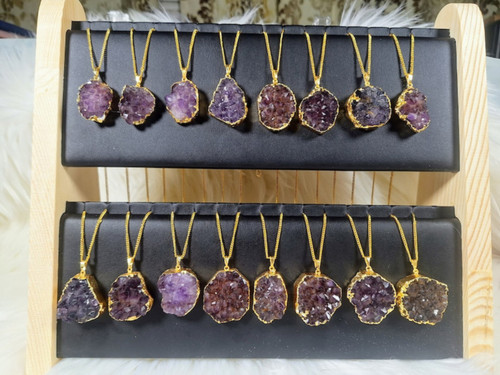 مشخصات قیمت وخریدگردنبندسنگ آمیتیست