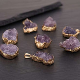 مشخصات قیمت وخریدگردنبندسنگ آمیتیست