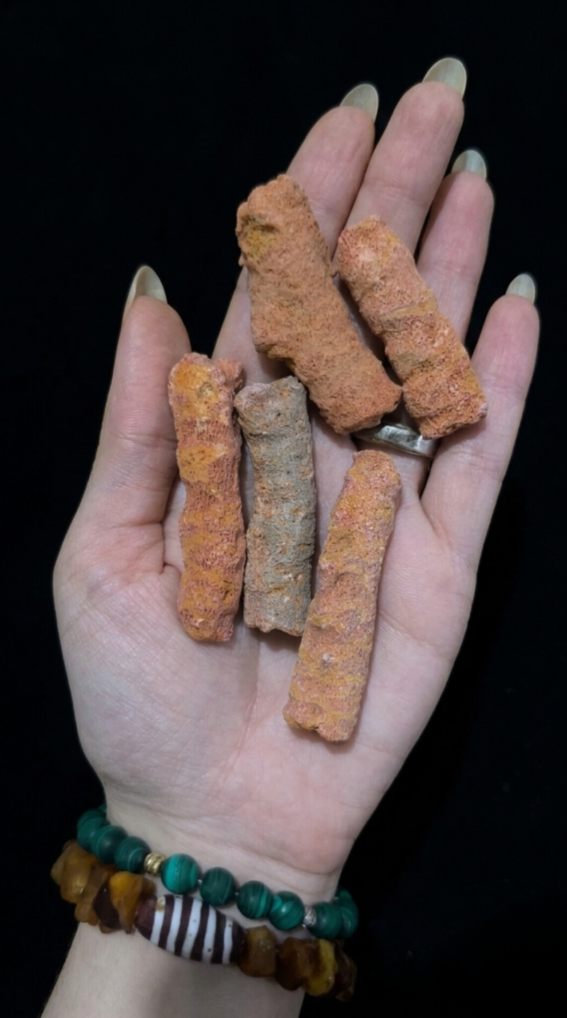 مرجان سرخ اصل ناب بدون احیا ورنگ شدگی کاملا طبیعی